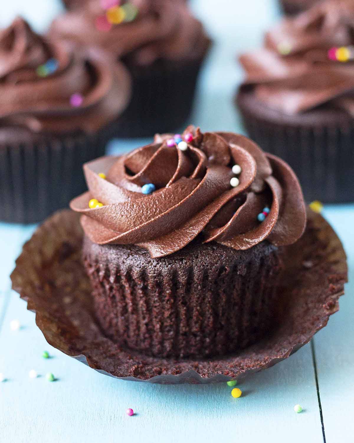 Cupcakes w/ Buttercream Frosting