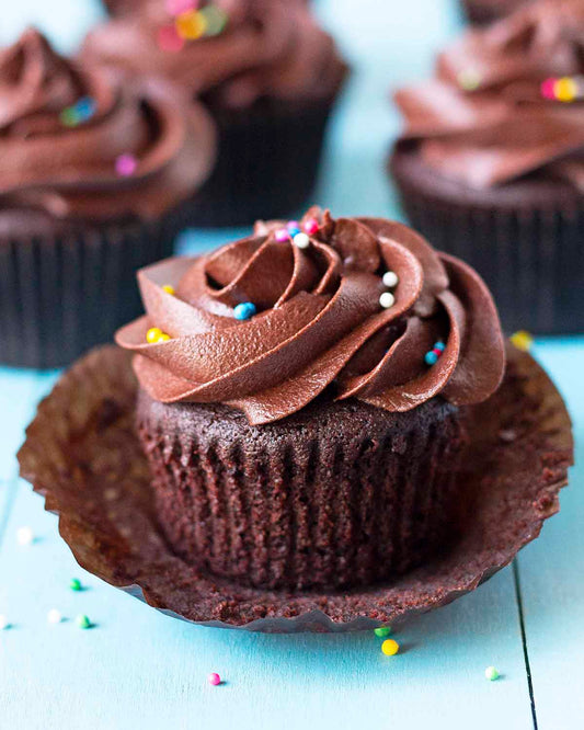 Cupcakes w/ Buttercream Frosting